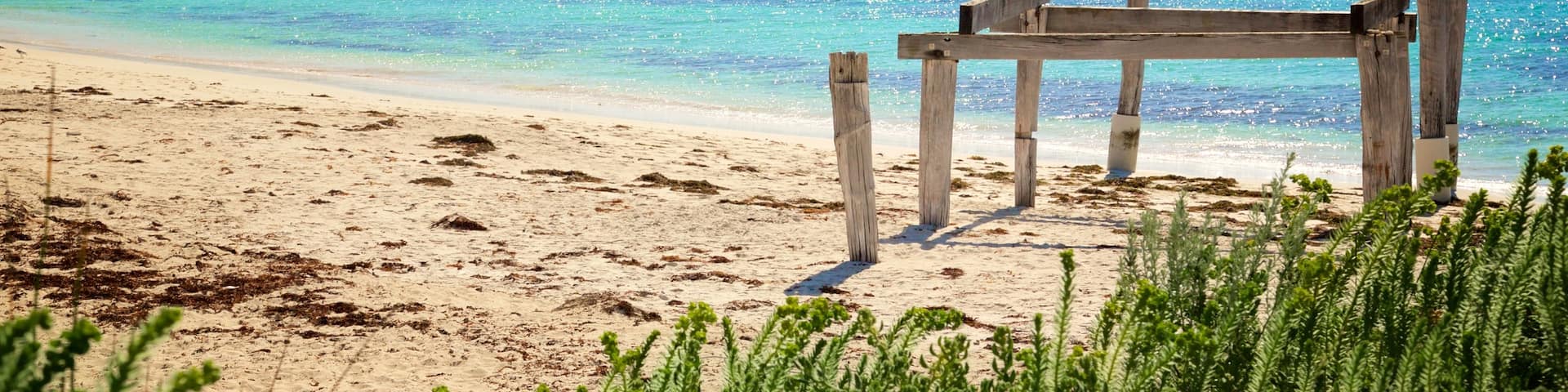 Karridale mettant en vedette baie ou port, plage de sable et vues littorales