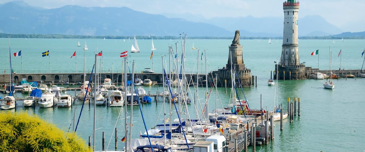 Bade-Wurtemberg qui includes baie ou port, marina et phare