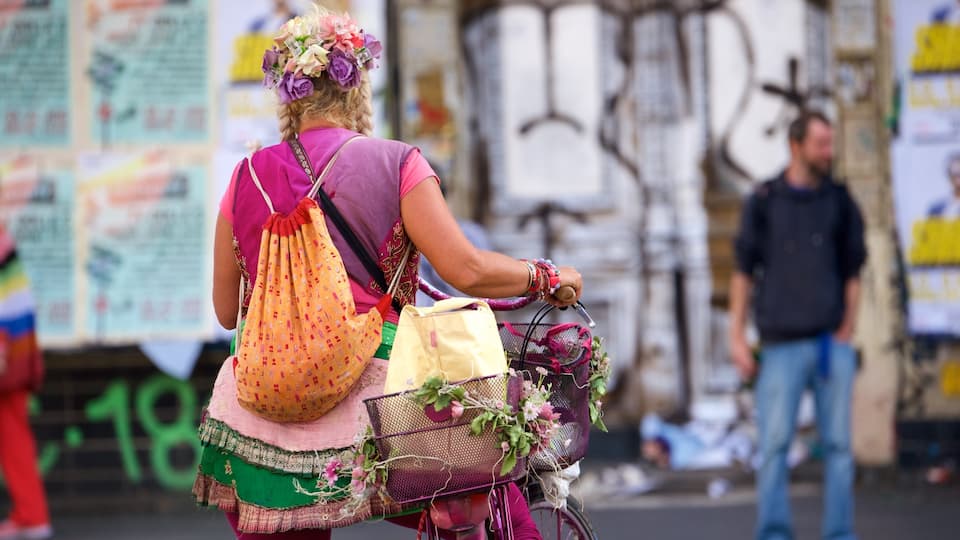 Kreuzberg cho thấy nghệ thuật đường phố cũng như phụ nữ