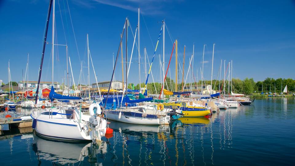 Cospudener-sjön presenterar segling och en Ä eller flod