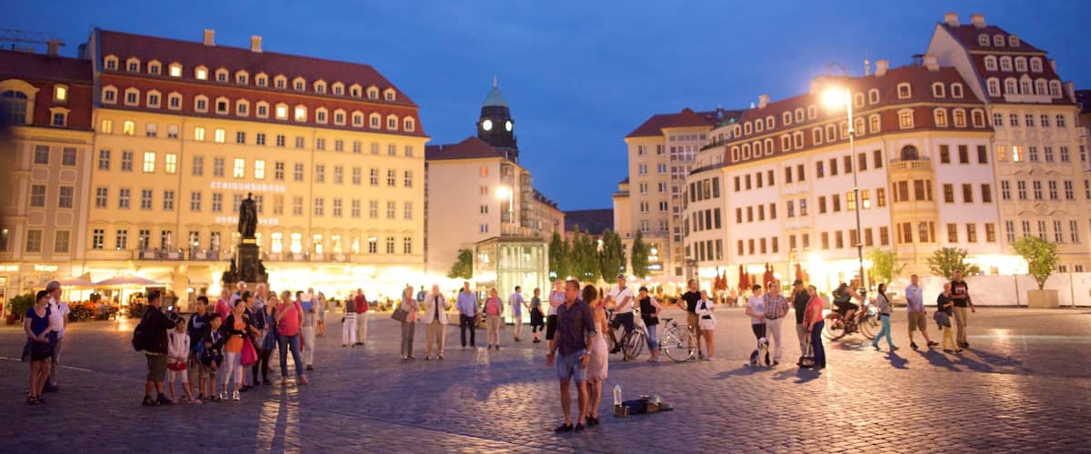Dresden showing a square or plaza