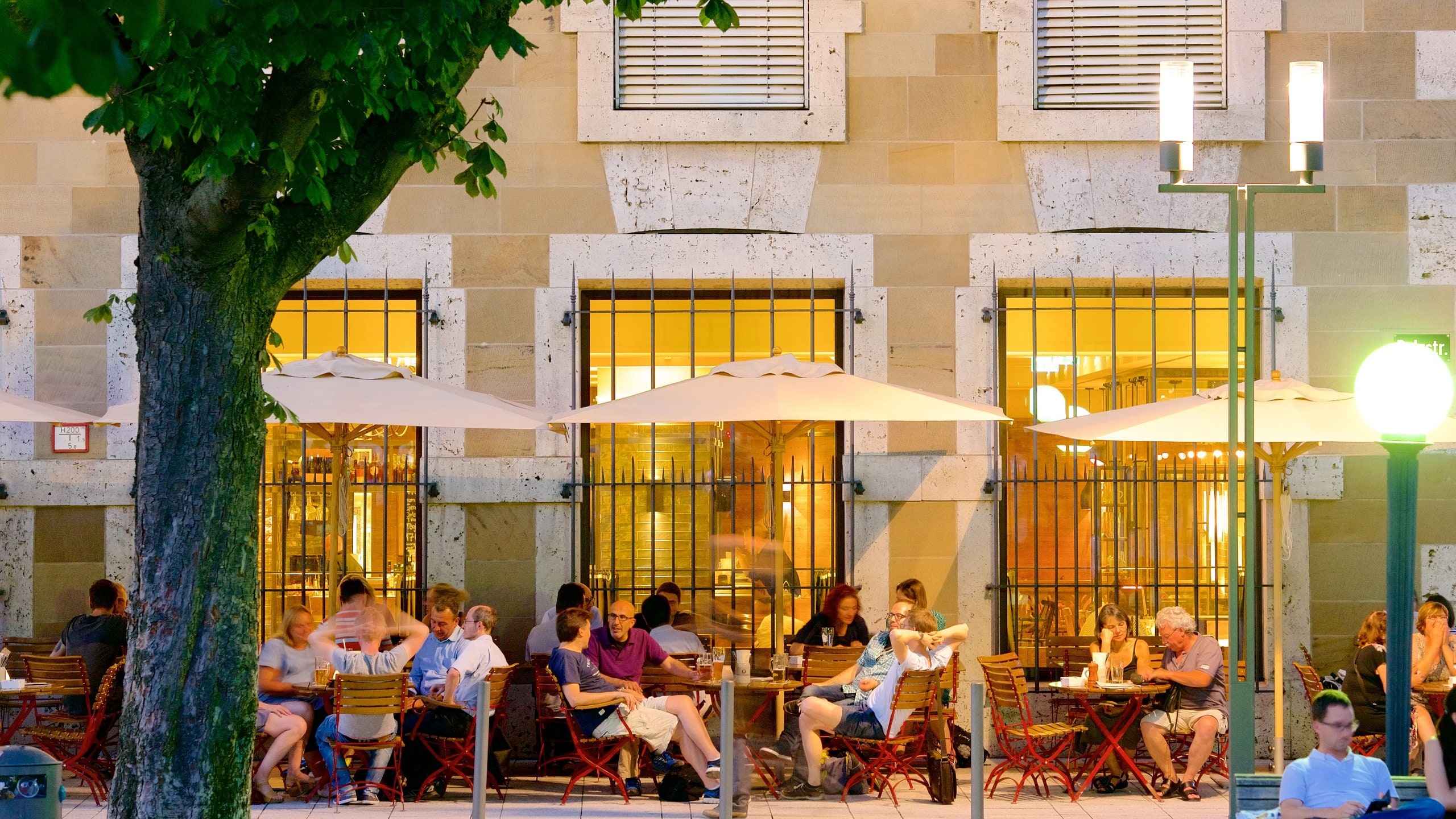 Stuttgart mostrando comer al aire libre