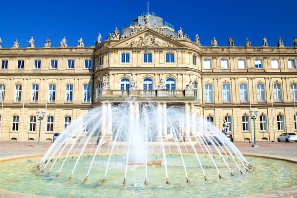 New Castle montrant square ou place et fontaine