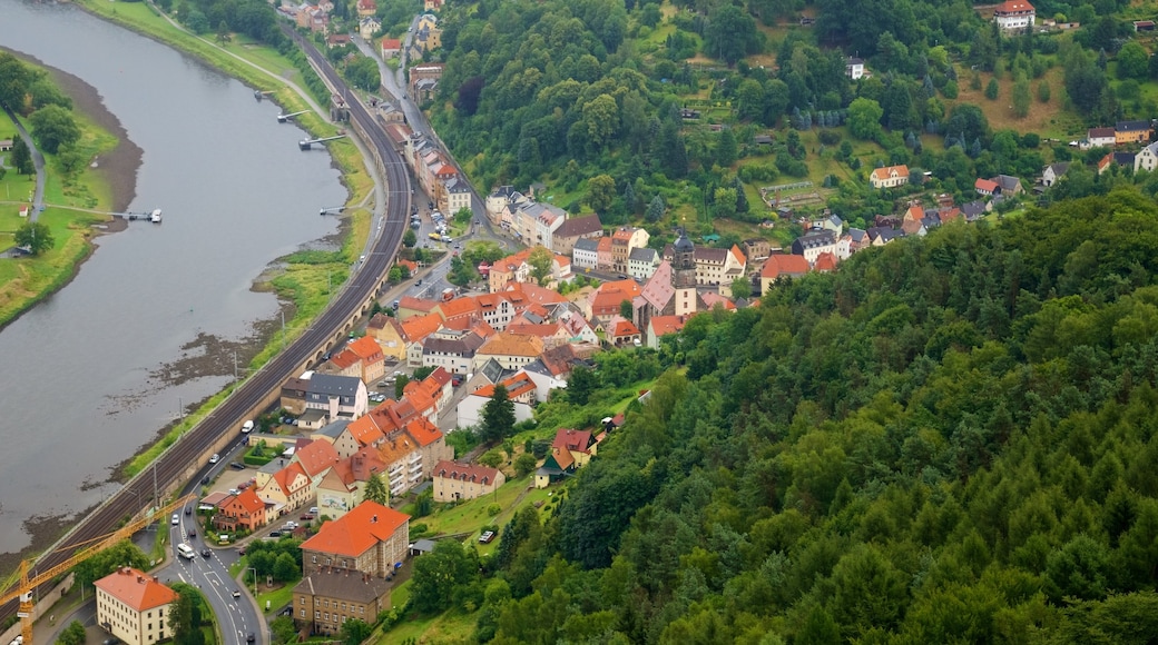 Königstein inclusief een klein stadje of dorpje