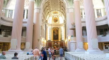 Eglise Saint-Nicolas mettant en vedette vues intérieures et église ou cathédrale