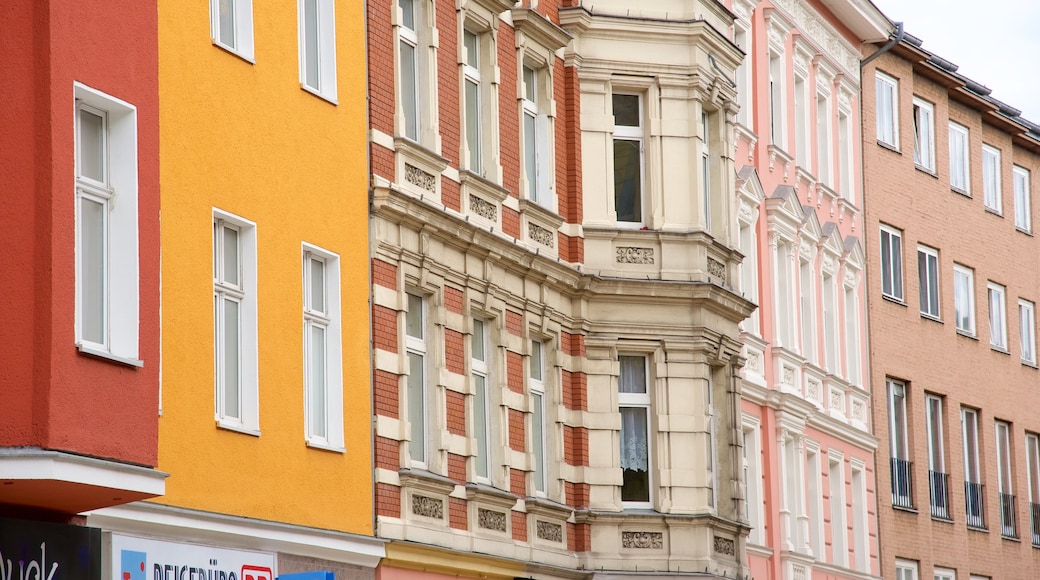 Neukoelln showing a city and a house