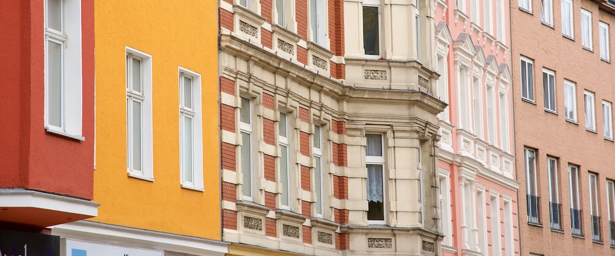 Neukoelln showing a city and a house