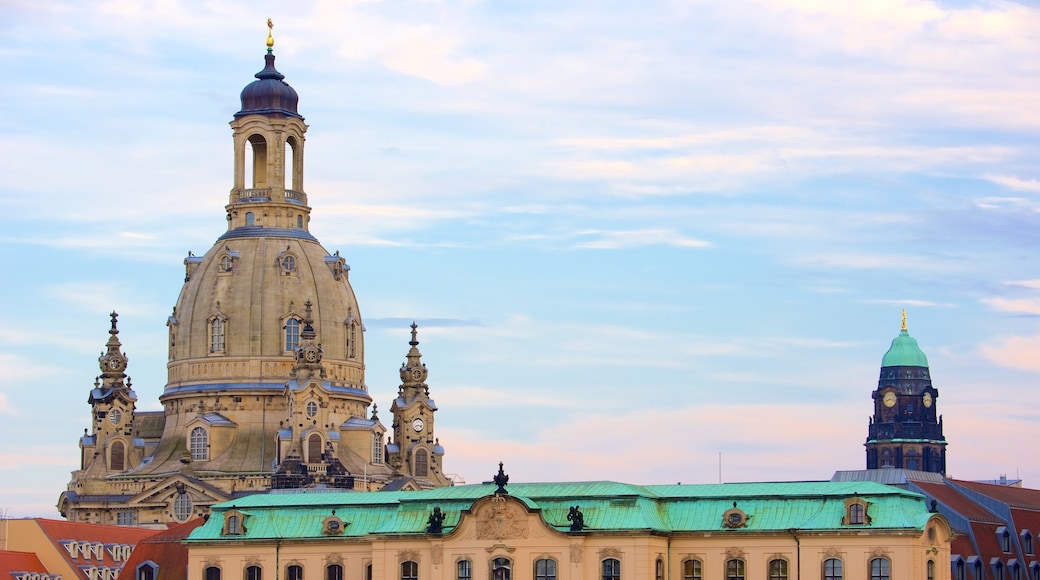 Frauenkirche toont een kerk of kathedraal