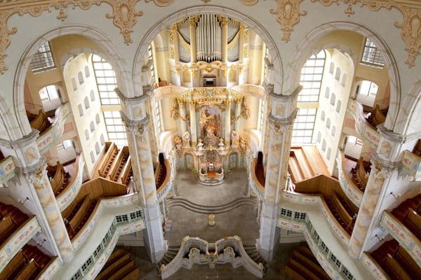 Frauenkirche das einen Kirche oder Kathedrale, Innenansichten und religiöse Aspekte