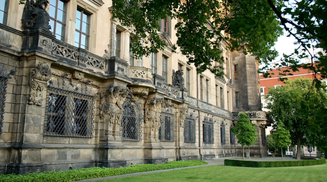 Dresden Castle which includes heritage elements