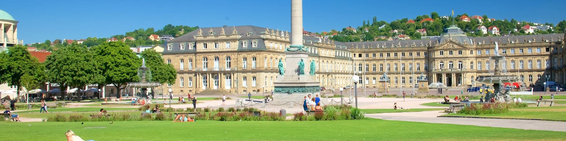 Schlossplatz featuring a garden