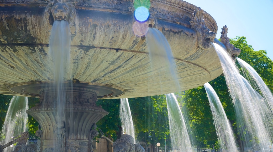 Schlossplatz som visar en fontän