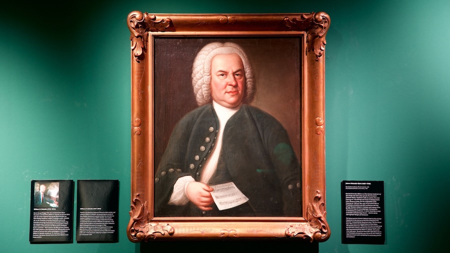 Bach Museum featuring art and interior views