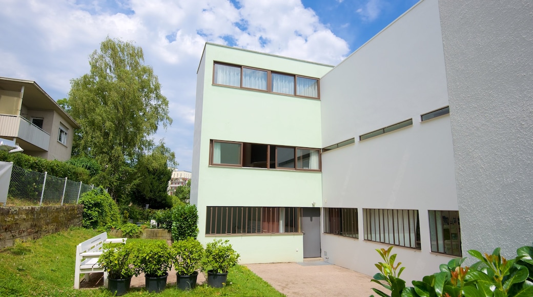 Weißenhof showing a house