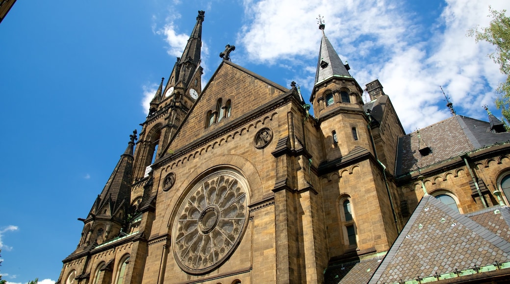 Martin Luther-kirken som inkluderer kirke eller katedral og kulturarv