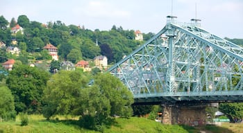 Ponte Blaues Wunder caracterizando uma ponte