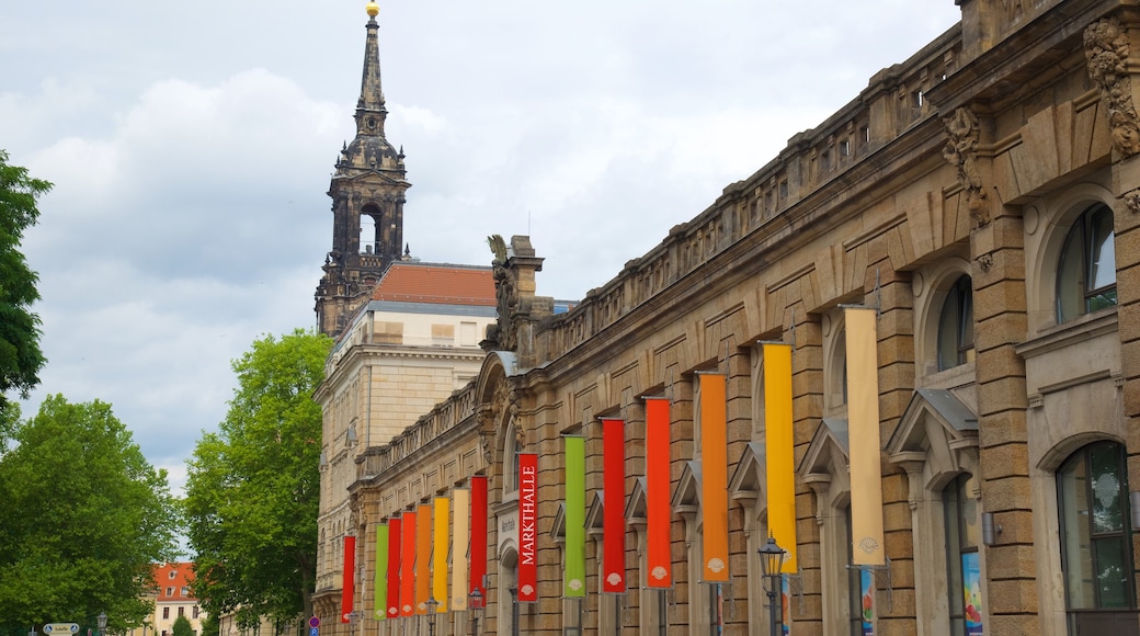 Neustadt Market Hall featuring heritage elements