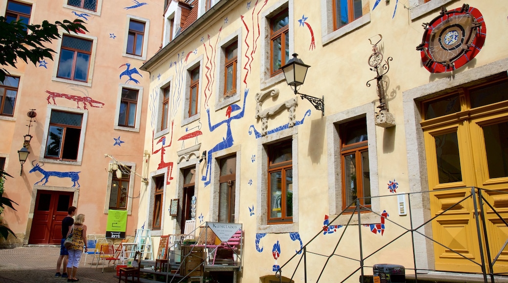 Kunsthofpassage welches beinhaltet Straßenszenen und Outdoor-Kunst