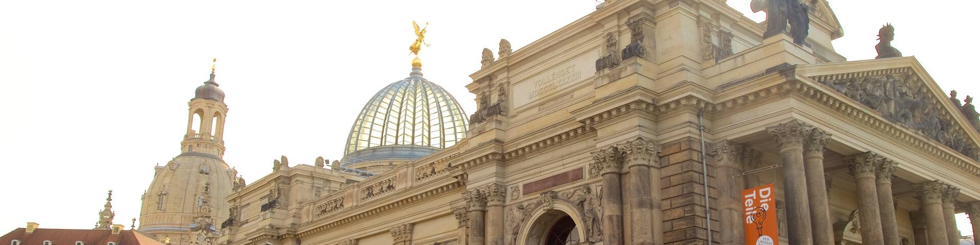 Festung Dresden showing street scenes and heritage elements