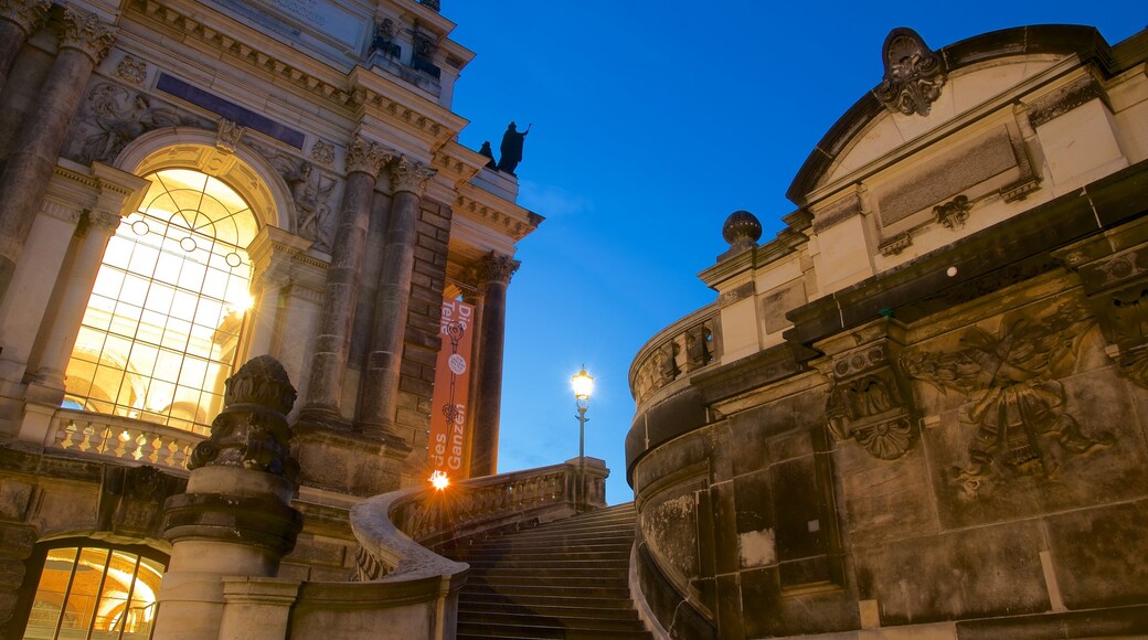 Dresden que inclui elementos de patrimĂŽnio, cenas de rua e cenas noturnas