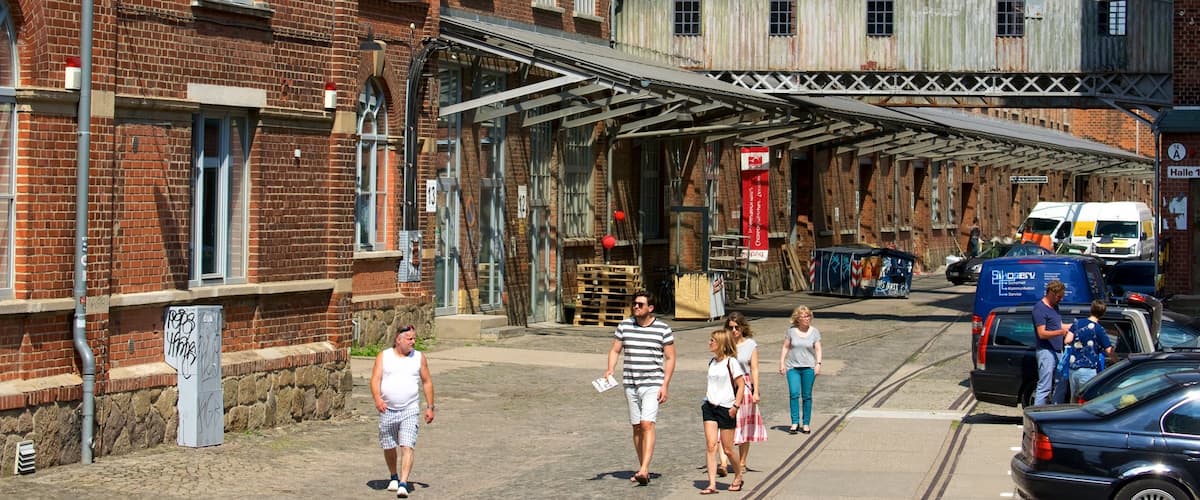 Leipzig sowie kleine Menschengruppe