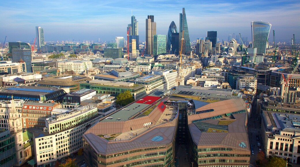 The City of London featuring a city and central business district