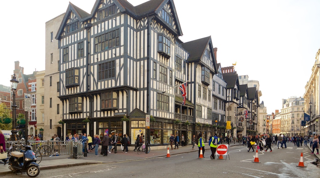 Regent Street presenterar historisk arkitektur och gatuliv såväl som en stor grupp av människor