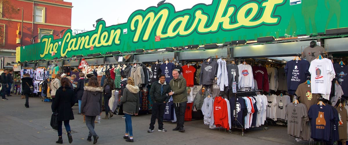 Mercados de Camden que incluye señalización, mercados y compras