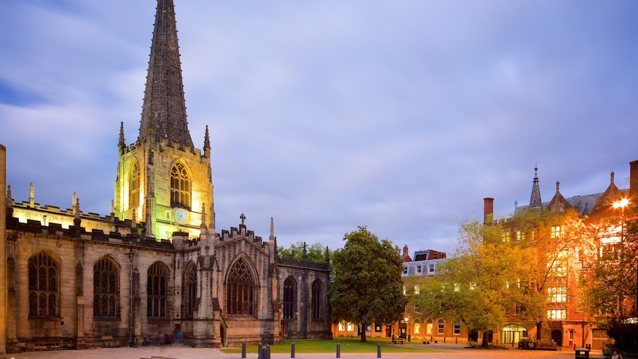 Nhà thờ Sheffield trong đó bao gồm nhà thờ, cảnh đêm và cảnh đường phố