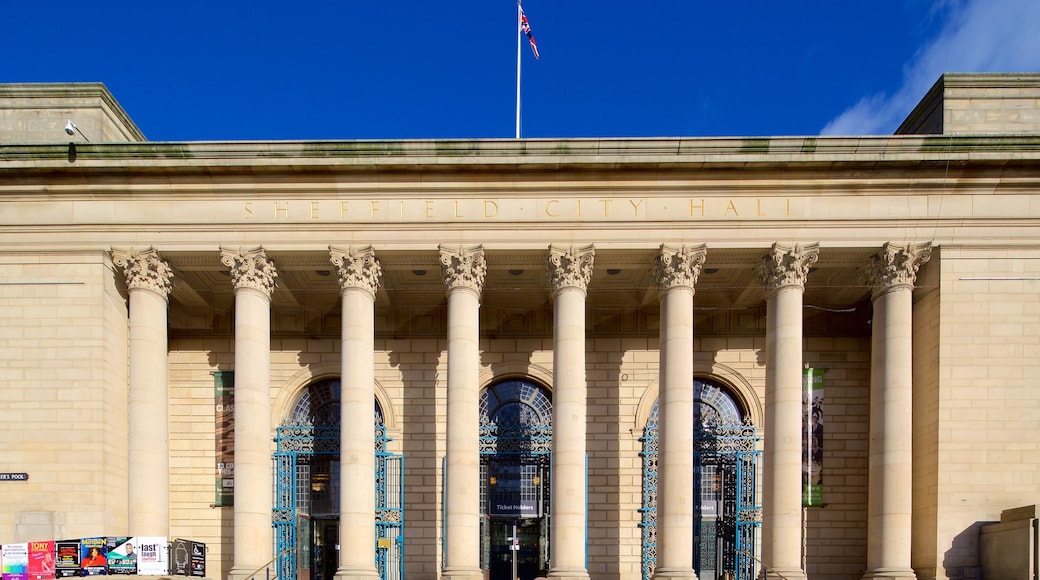 Ayuntamiento de Sheffield mostrando un edificio administrativo y patrimonio de arquitectura