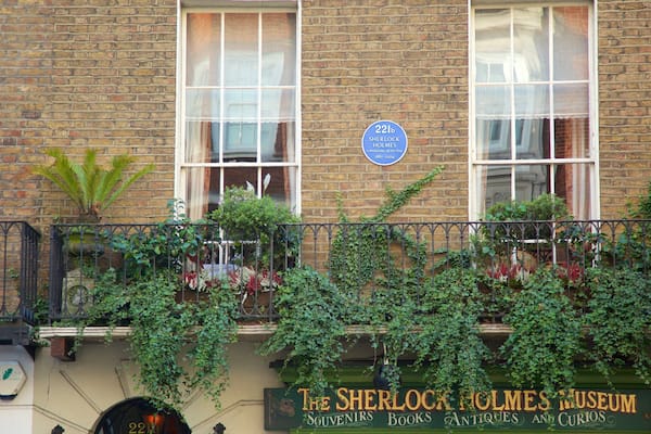 Marylebone featuring signage