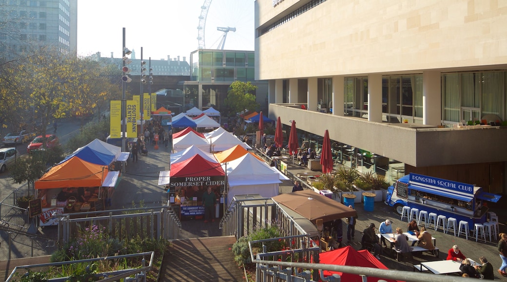 Southbank centrum som visar ett torg, teaterscener och marknader