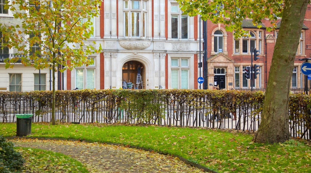 Bloomsbury Square which includes a square or plaza and a garden