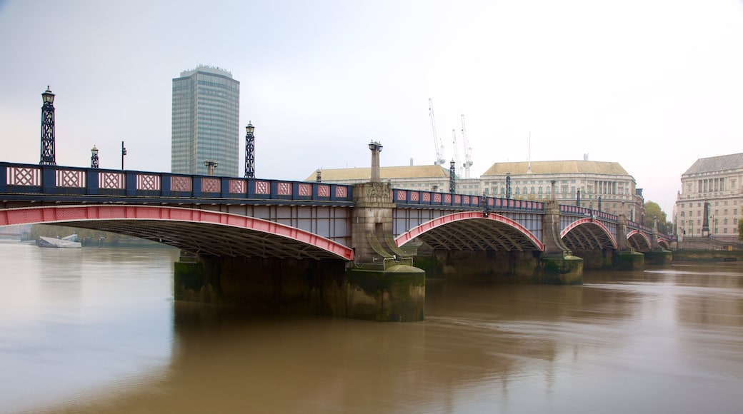 Lambeth Bridge showing a bridge and a river or creek