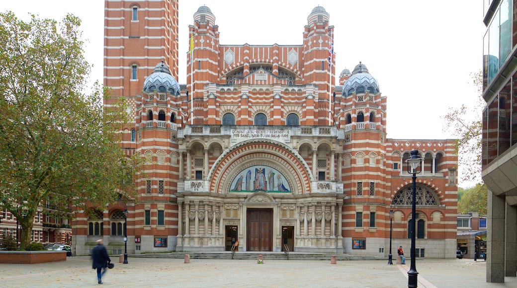 Westminster Cathedral showing heritage architecture, a church or cathedral and a square or plaza