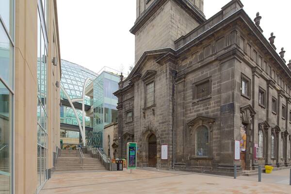 Holy Trinity Church montrant église ou cathédrale et patrimoine historique