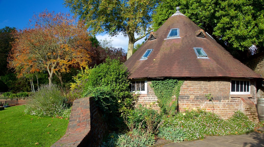 Holland Park featuring a house, a park and heritage elements