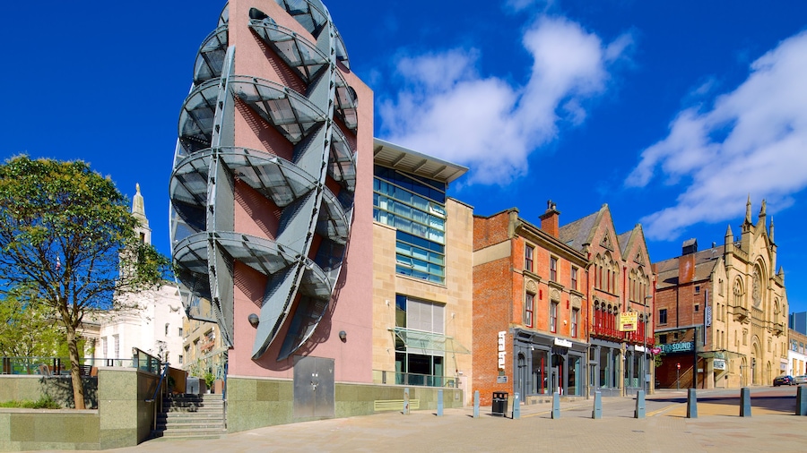 Millennium Square which includes modern architecture
