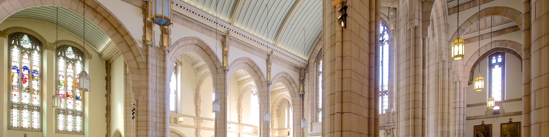 St. Anne\'s Roman Catholic Cathedral qui includes vues intérieures, église ou cathédrale et aspects religieux