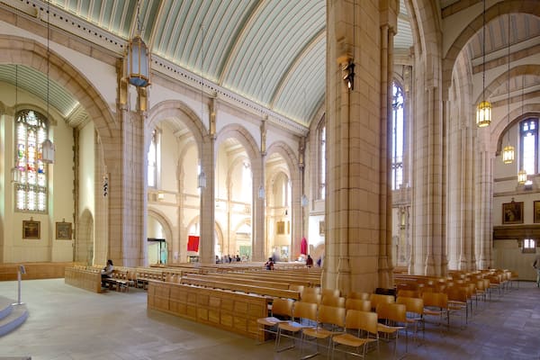 St. Anne\'s Roman Catholic Cathedral qui includes vues intérieures, église ou cathédrale et aspects religieux