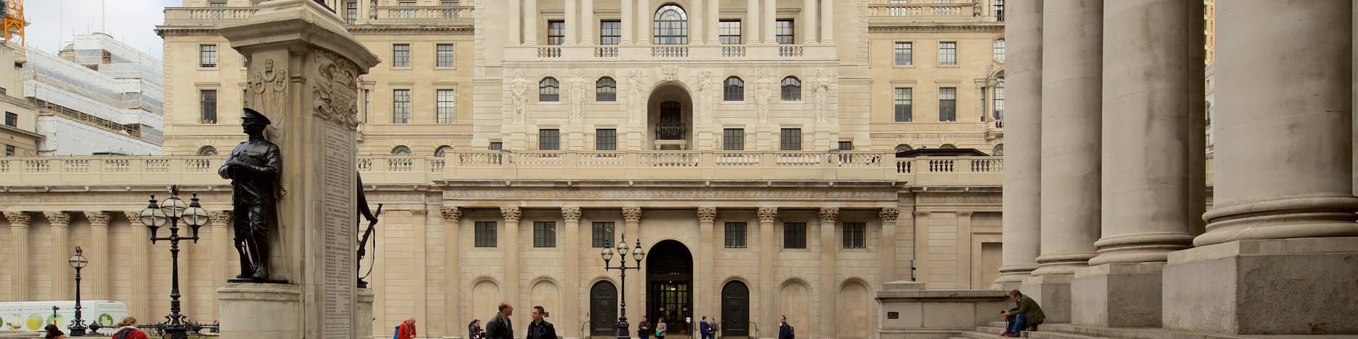Bank of England Museum featuring a statue or sculpture and heritage architecture