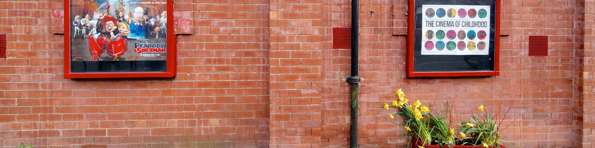 Leeds featuring signage, theater scenes and outdoor art