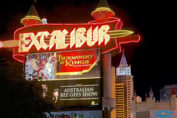 Las Vegas featuring signage and night scenes