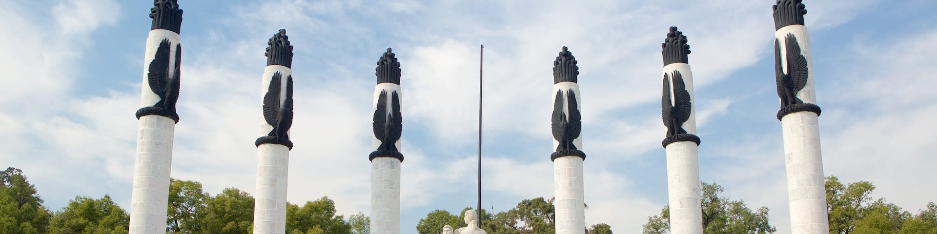 Monumento a los Niños Héroes que incluye un monumento