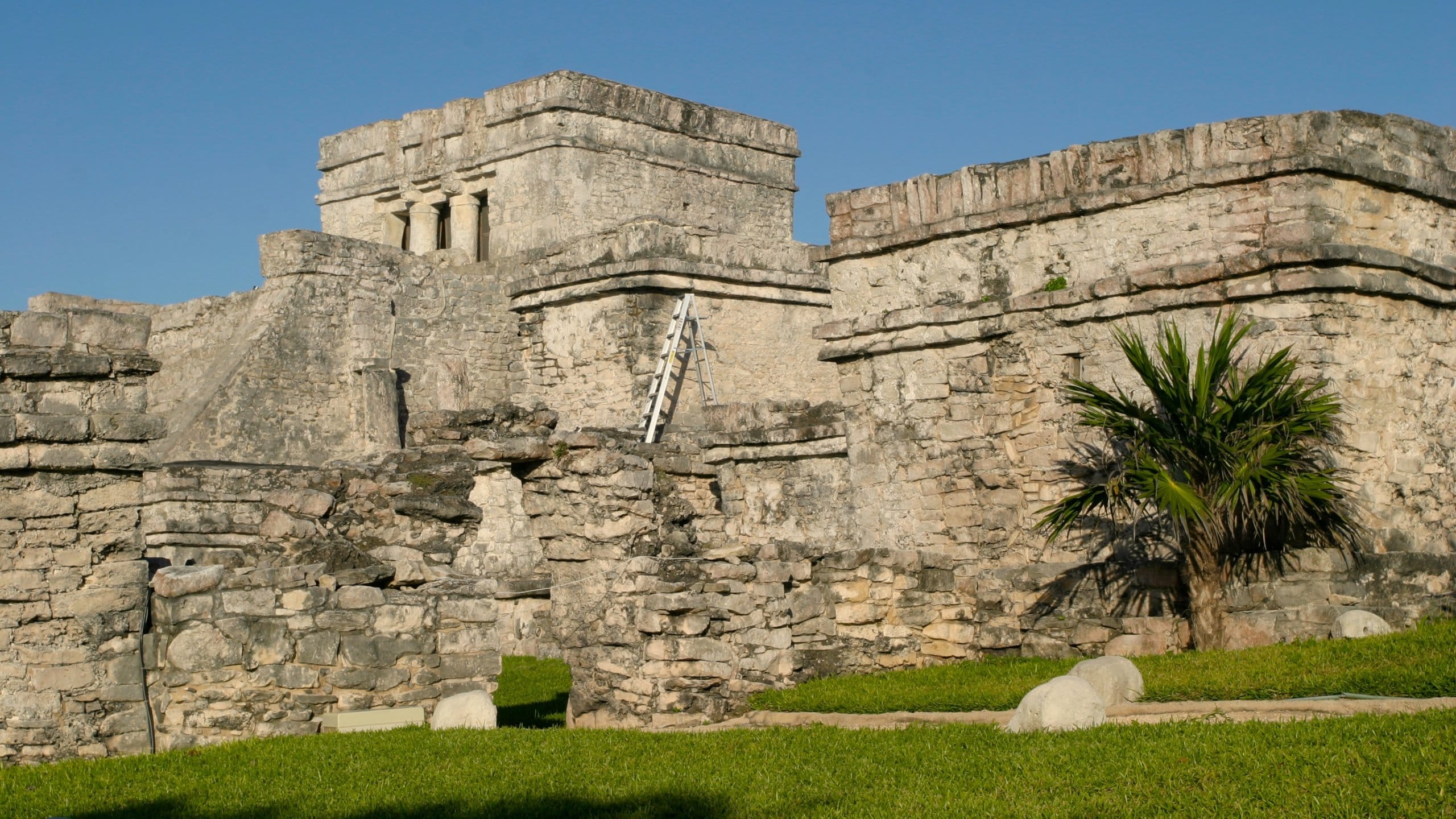 Tulum showing heritage elements