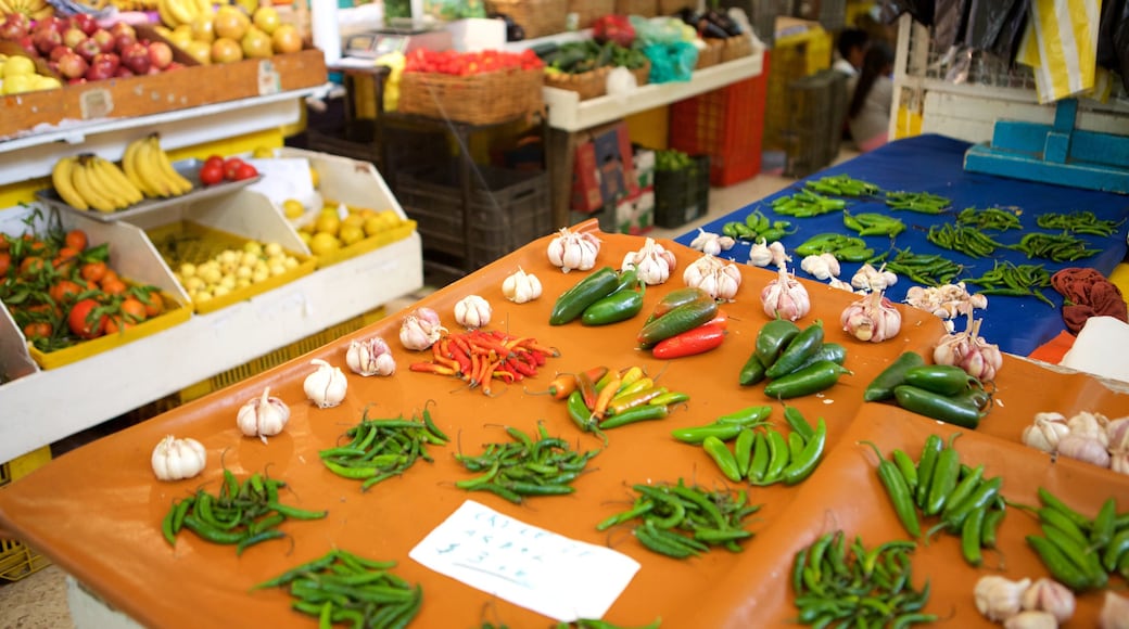 Mexico City featuring food and markets