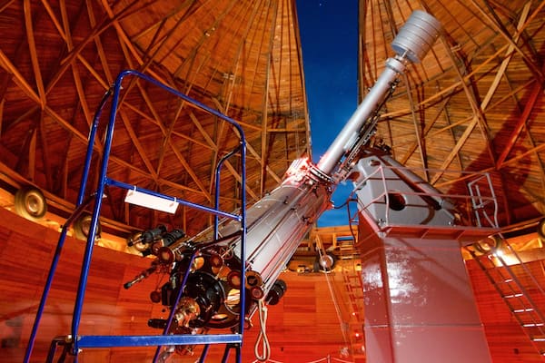 Lowell Observatory mettant en vedette scènes de nuit, observatoire et vues intérieures