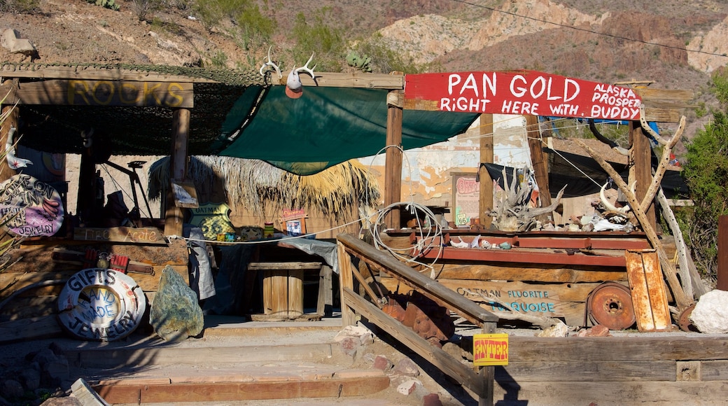 Oatman which includes street scenes