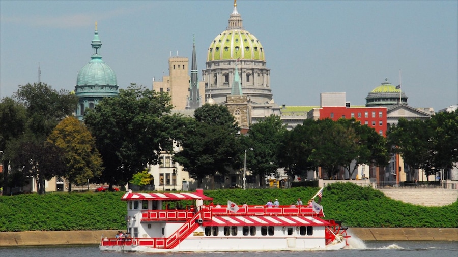 Harrisburg mostrando un río o arroyo, patrimonio de arquitectura y crucero