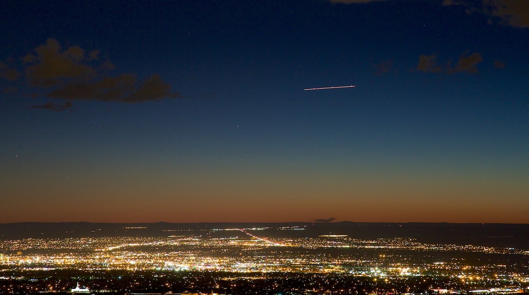 Albuquerque che include città e tramonto